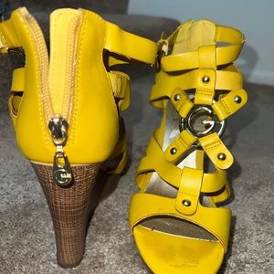 Yellow wedges